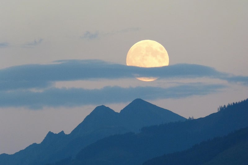 Colonizing Moons